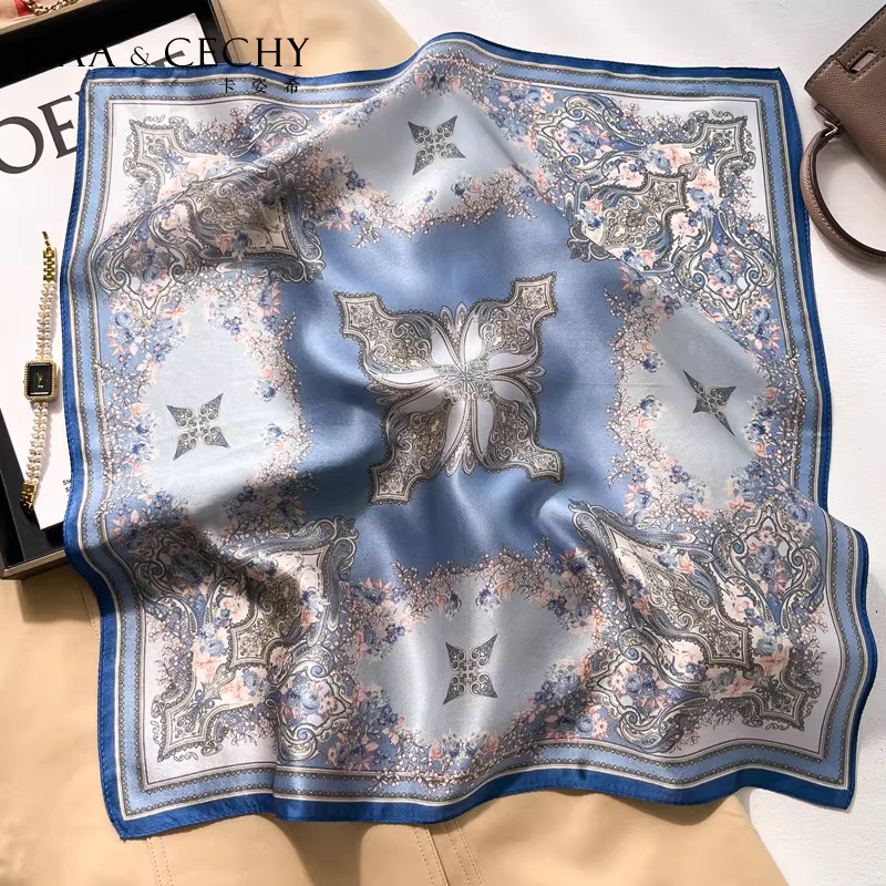 Foulard Quadrato in Seta di Ge - Luxury Bags China recensione e prezzo